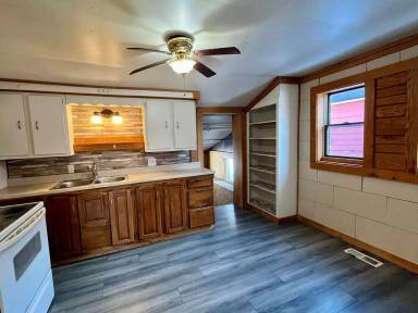 Main picture of 626 N Stevens St