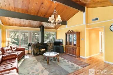 Main picture of 502 Rose Ln