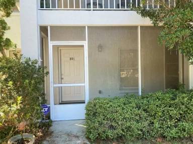 Main picture of 801 SE Mayo Dr