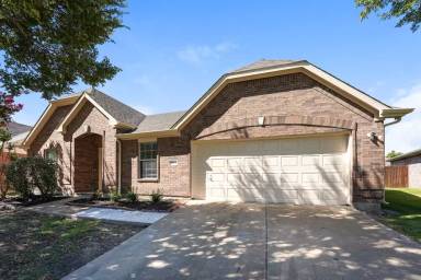 Main picture of 1013 Bainbridge Ln