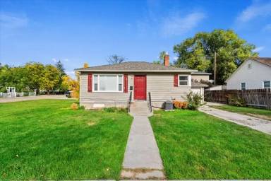 Main picture of 1104 E Dewey Ave