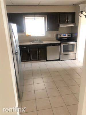 Main picture of 148 Marble St