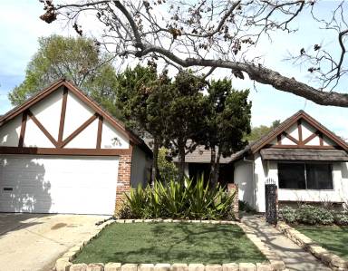 Main picture of 5688 Campanile Way