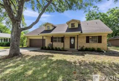 Main picture of 1916 Cornell Ln