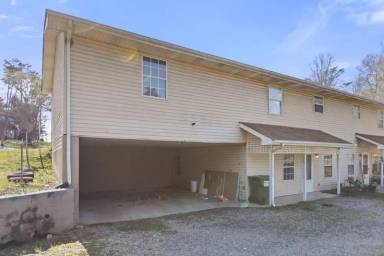 Main picture of 300 Cross Creek Rd