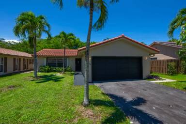 Main picture of 9039 NW 21st Ct