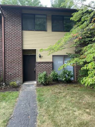 Main picture of 17 Buckthorn Ct