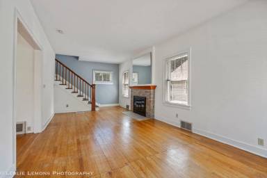 Main picture of 826 N Center St