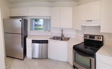 Main picture of 10018 Hammocks Blvd