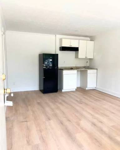 Main picture of 1505 Highway 17