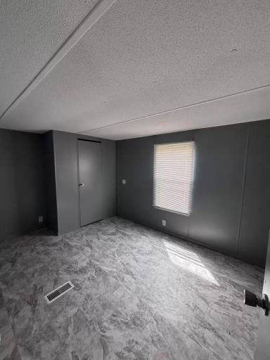 Main picture of 60 Miller Loop Rd