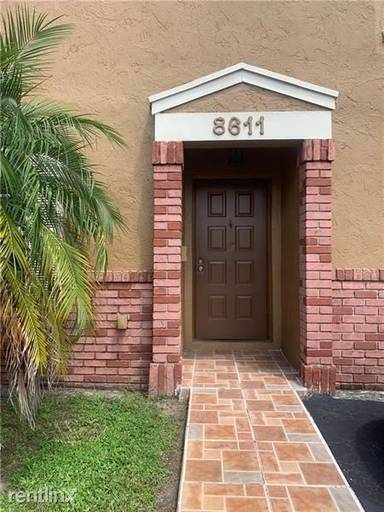 Main picture of 8611 NW 192nd Ln