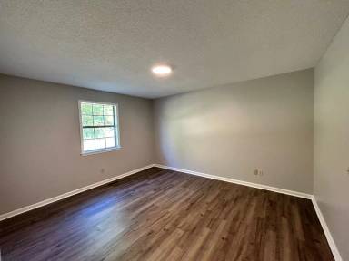 Main picture of 400 Northwood Dr
