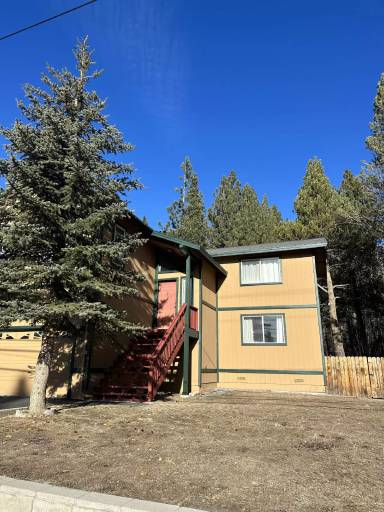 Main picture of 927 Lake Tahoe Blvd