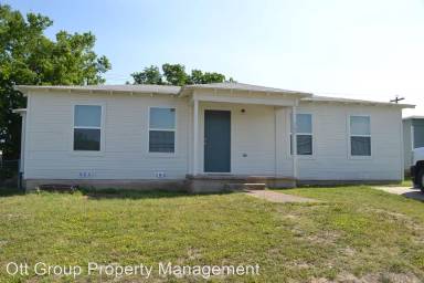 Main picture of 706-720 W Ave B