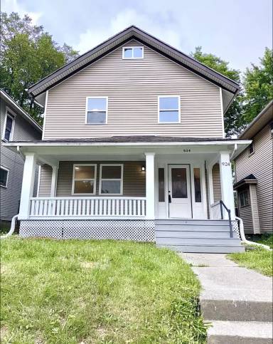 Main picture of 924 E Stewart St