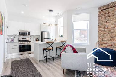 Main picture of 2743 W Division St