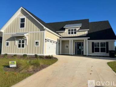 Main picture of 141 Benoit Cir