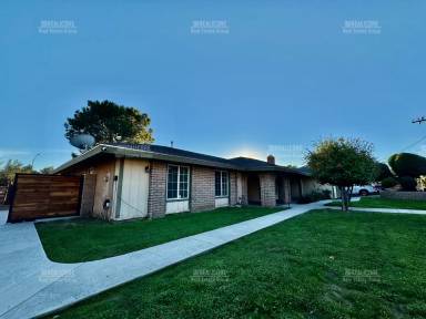 Main picture of 3979 Atlantic Ave