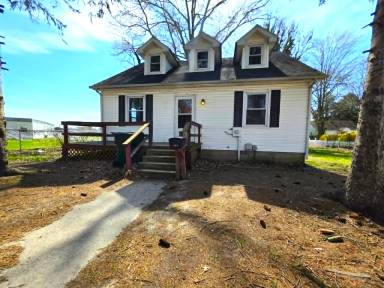 Main picture of 406 Grove Pl