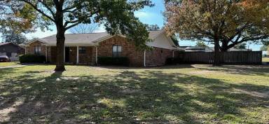 Main picture of 140 Towne West Dr