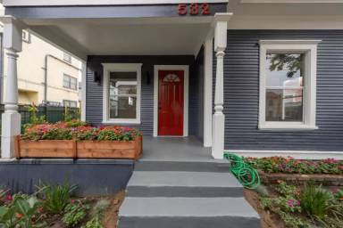 Main picture of 532 W 5th St