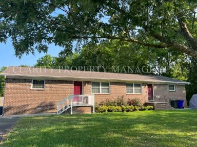 Main picture of 622 Beech Cir NW