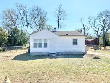 Main picture of 3047 Dent St
