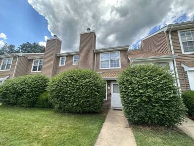 Main picture of 17 Canterbury Cir