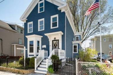 Main picture of 16 Everett Ave