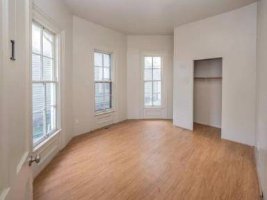 Main picture of 935 W Lovell St