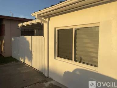 Main picture of 1435 W 3rd Ave