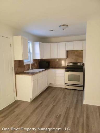 Main picture of 2633 S 49th St