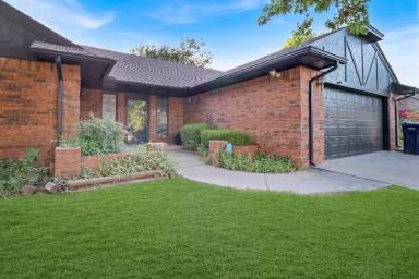 Main picture of 10405 Casa Linda