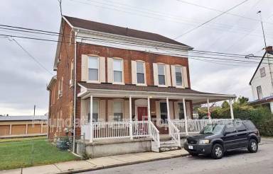 Main picture of 119 Pleasant St