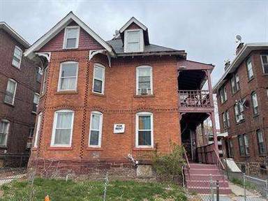 Main picture of 69 Babcock St