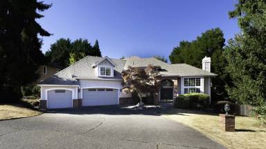 Main picture of 720 NW Datewood Dr