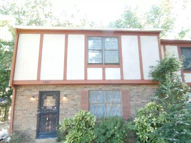 Main picture of 2874 S Mendenhall Rd