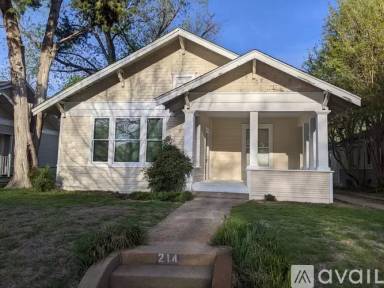 Main picture of 214 N Clinton Ave