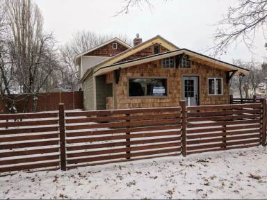 Main picture of 627 9th Ave W