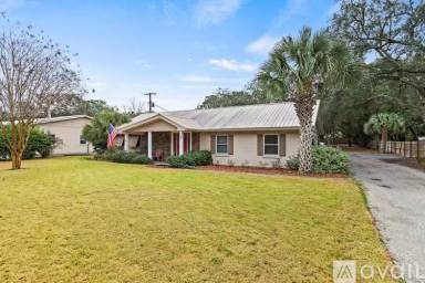 Main picture of 320 Calhoun Ave