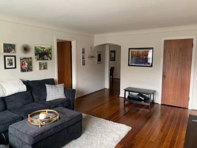 Main picture of 2860 Observatory Ave