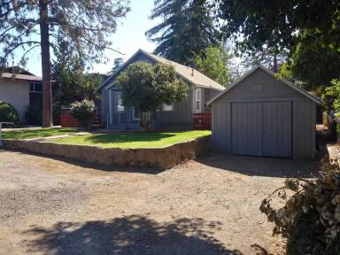 Main picture of 1831 Spruce Ave