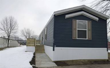 Main picture of Holiday Mobile Home Court