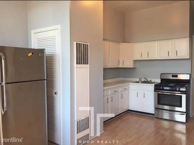 Main picture of 1825 N Bissell St