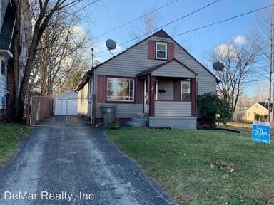 Main picture of 211 Hilton Ave