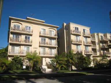 Main picture of 2300 Fox Hills Dr
