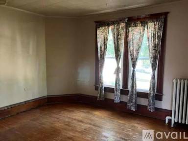 Main picture of 243 S Main St