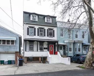 Main picture of 26 Elizabeth St