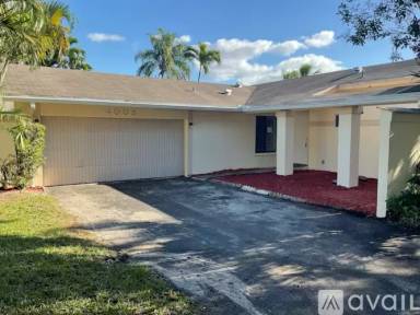 Main picture of 4004 W Sailboat Dr